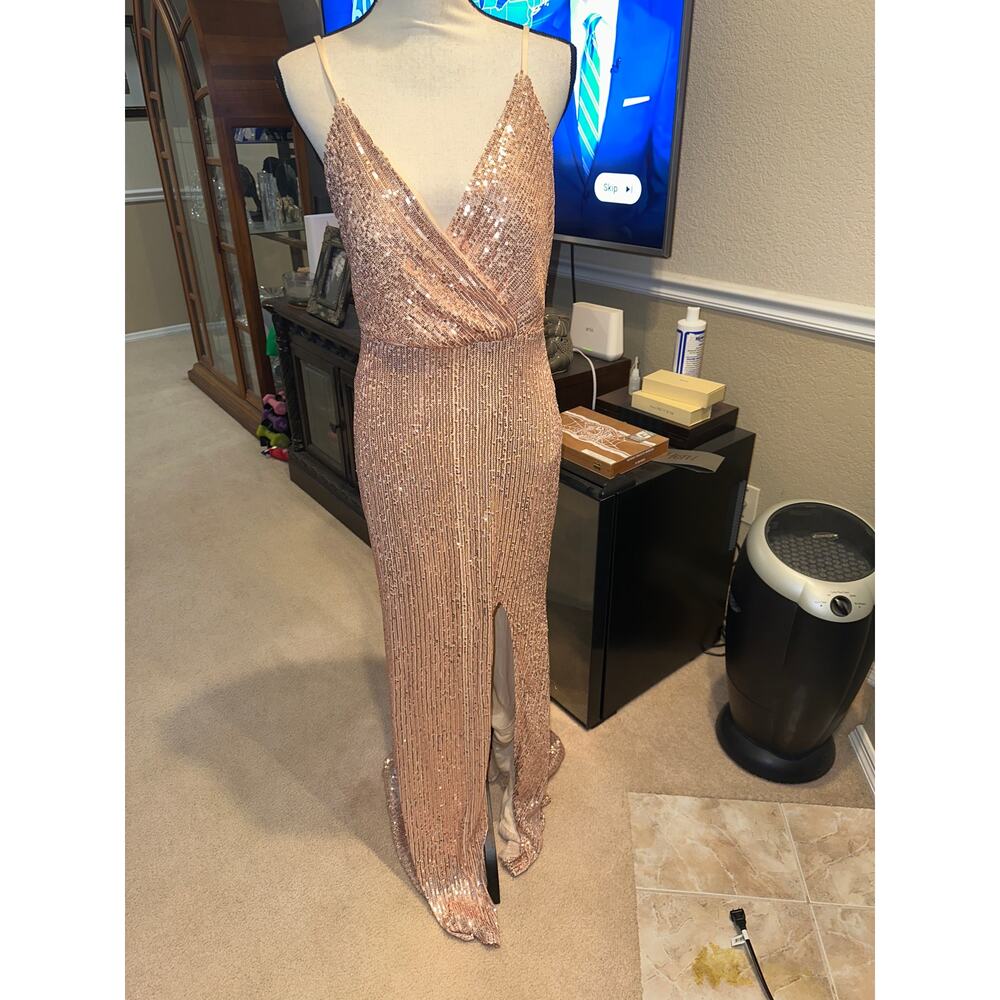 ⭐️ Women’s AARFAR Full Length Sequin Formal Dress. Size Large. NWT!